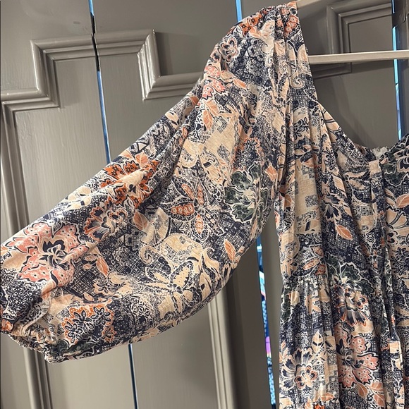 Floral Print Long Sleeve Dress - Picture 5 of 8